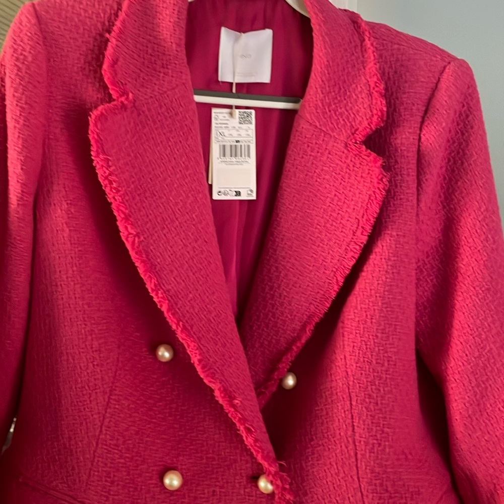 Gorgeous hot pink blazer.